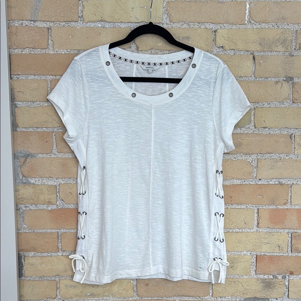 Sandwich White Lace-Up Side Top